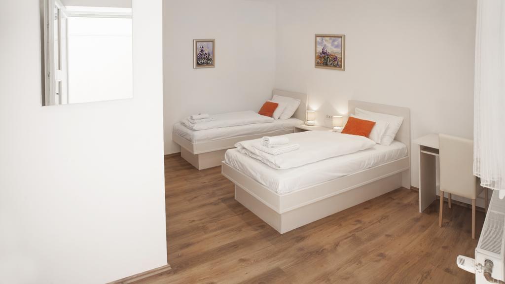 Rooms Lidija Zagreb Bagian luar foto