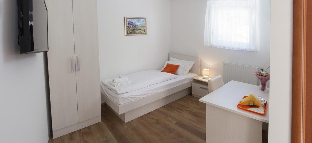 Rooms Lidija Zagreb Bagian luar foto