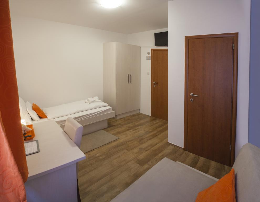 Rooms Lidija Zagreb Bagian luar foto